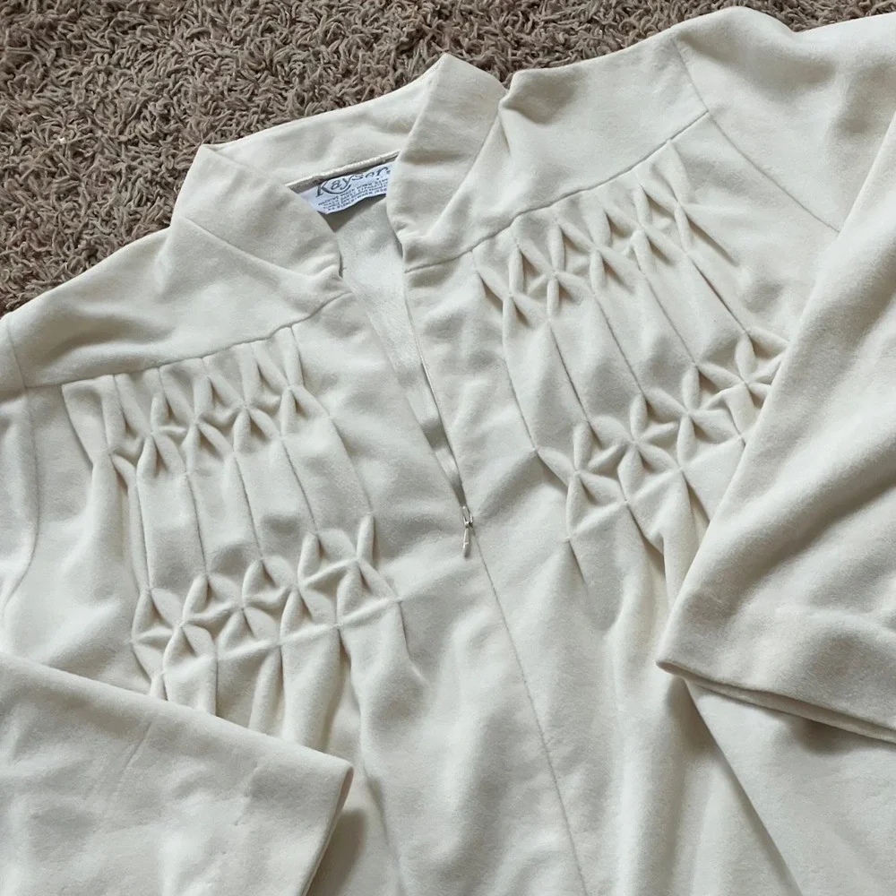 Vintage Kayser Cream Velour Robe Smocked Lattice Front Zip Long Housecoat Small